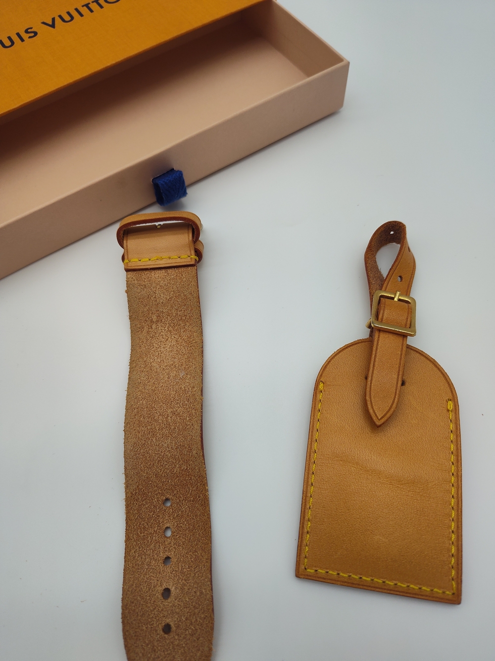 LOUIS VUITTON Vachetta Leather Luggage Tag & Handle Strap Set with Box - Picture 6 of 13
